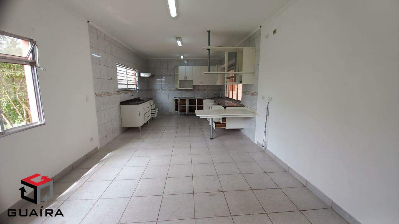 Casa para alugar com 4 quartos, 295m² - Foto 11