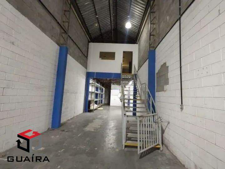 Depósito-Galpão-Armazém para alugar, 390m² - Foto 1