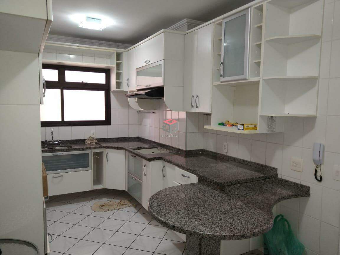 Apartamento para alugar com 3 quartos, 132m² - Foto 4