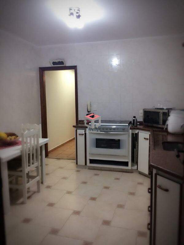 Sobrado à venda com 3 quartos, 258m² - Foto 5