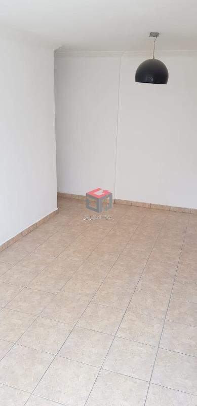 Apartamento à venda com 2 quartos, 68m² - Foto 3