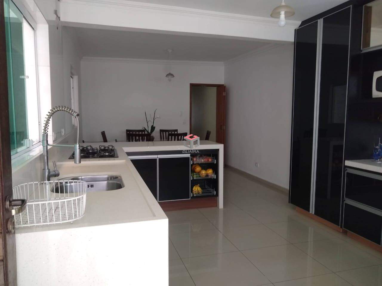 Sobrado à venda com 3 quartos, 215m² - Foto 1