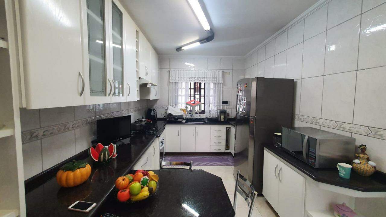 Casa à venda com 2 quartos, 122m² - Foto 9