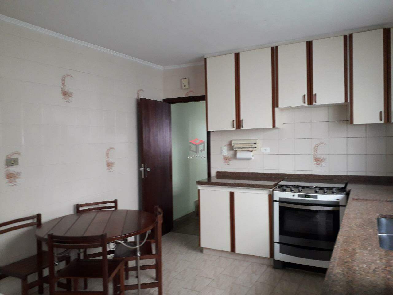 Sobrado à venda com 3 quartos, 201m² - Foto 1