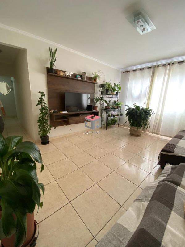 Apartamento à venda com 2 quartos, 90m² - Foto 1