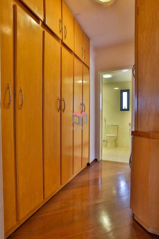 Apartamento à venda com 4 quartos, 154m² - Foto 9