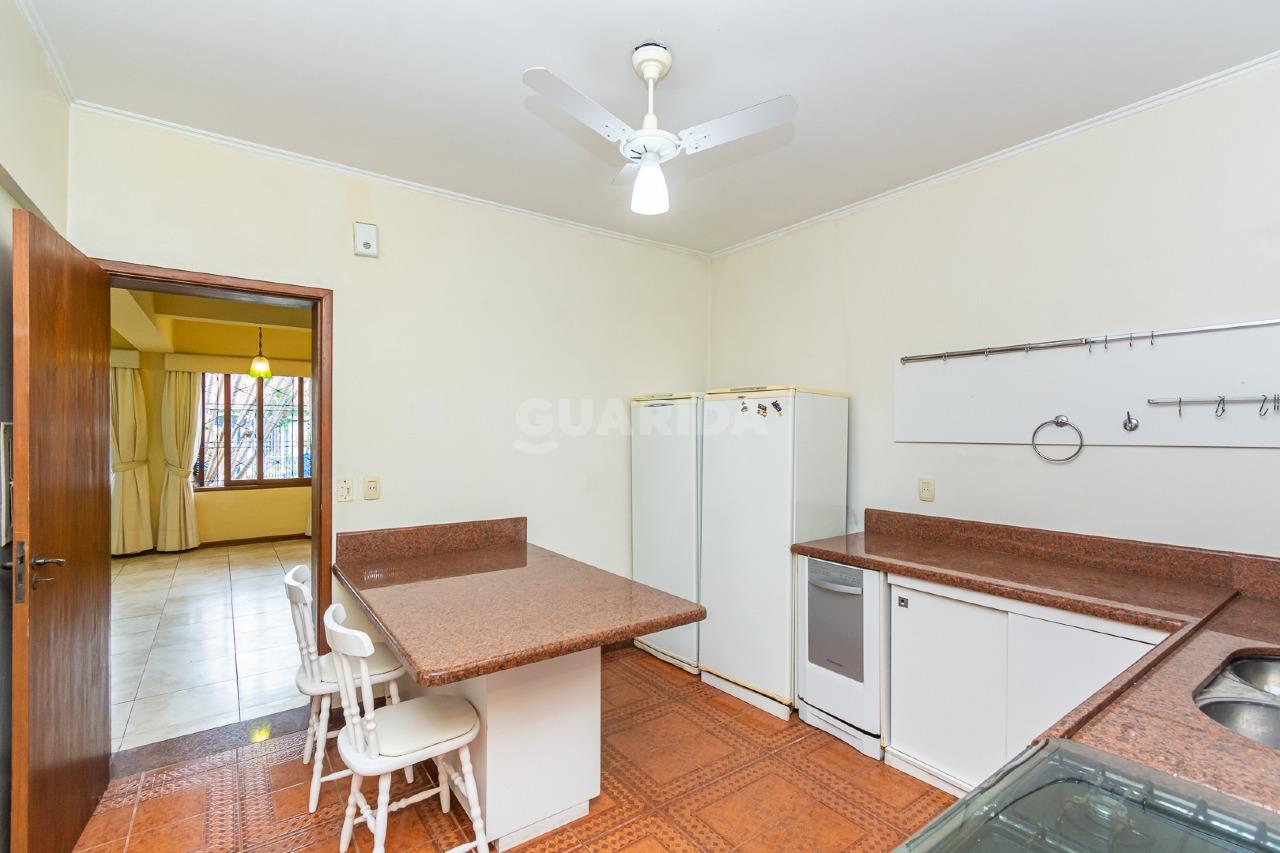 casa sobrado para alugar em Rua Paulo Derly Strehl, 138 - foto 9