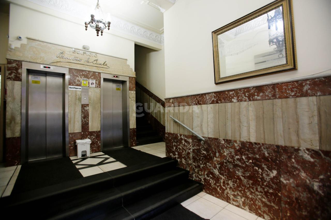 consultorio sala conjunto para alugar em Rua Vigário José Inácio, 481 - foto 15