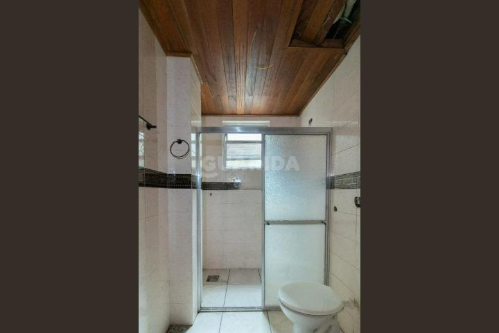 casa sobrado para alugar em Rua Glênio Peres, 130 - foto 8