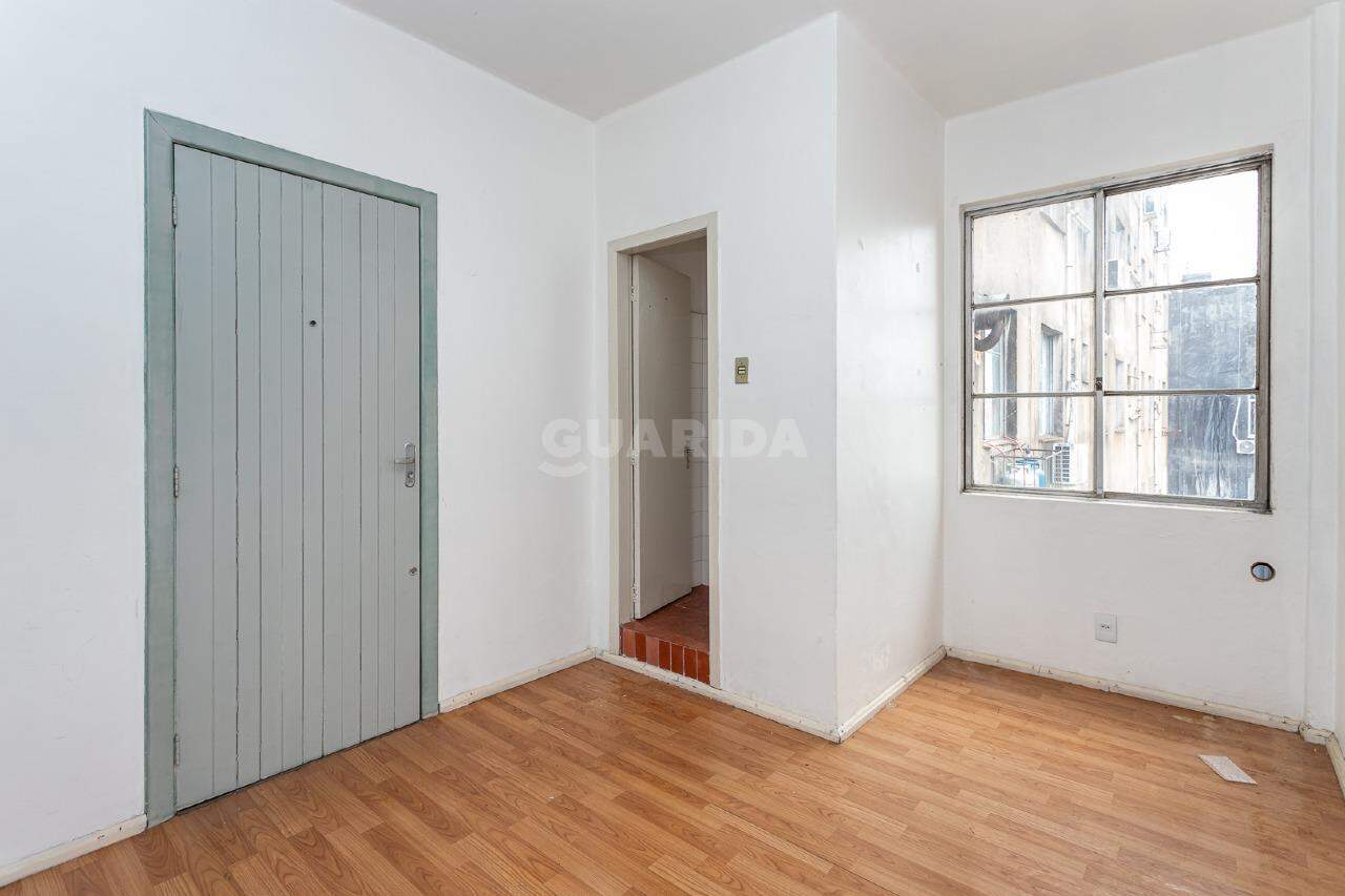 consultorio sala conjunto para alugar em Rua Vigário José Inácio, 371 - foto 7