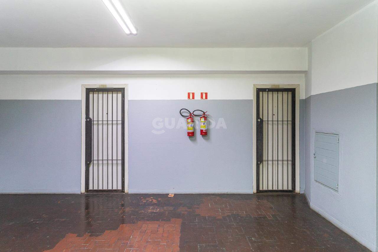consultorio sala conjunto para alugar em Rua Vigário José Inácio, 371 - foto 16