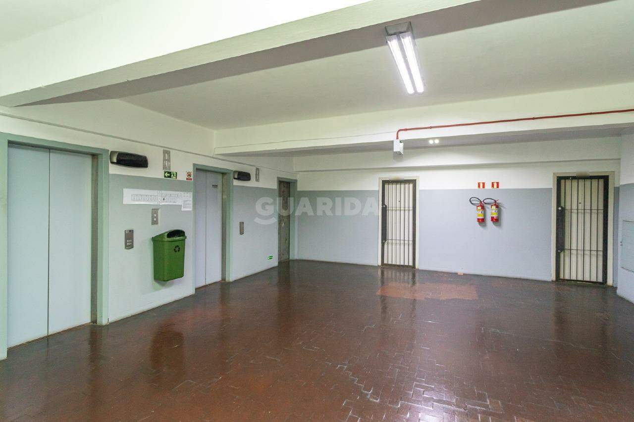 consultorio sala conjunto para alugar em Rua Vigário José Inácio, 371 - foto 15