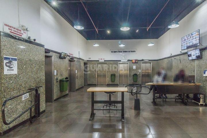 consultorio sala conjunto para alugar em Rua Vigário José Inácio, 371 - foto 13