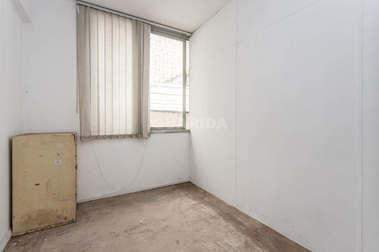 consultorio sala conjunto para alugar em Rua Vigário José Inácio, 250 - foto 12