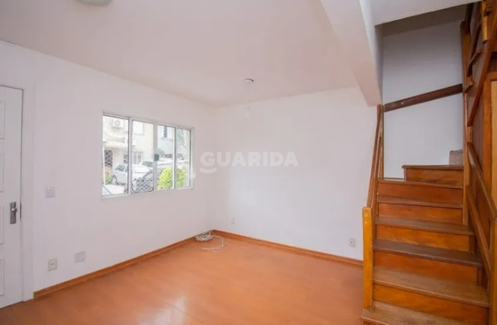 Casa em condominio para alugar em Humaitá, Porto Alegre - foto 1