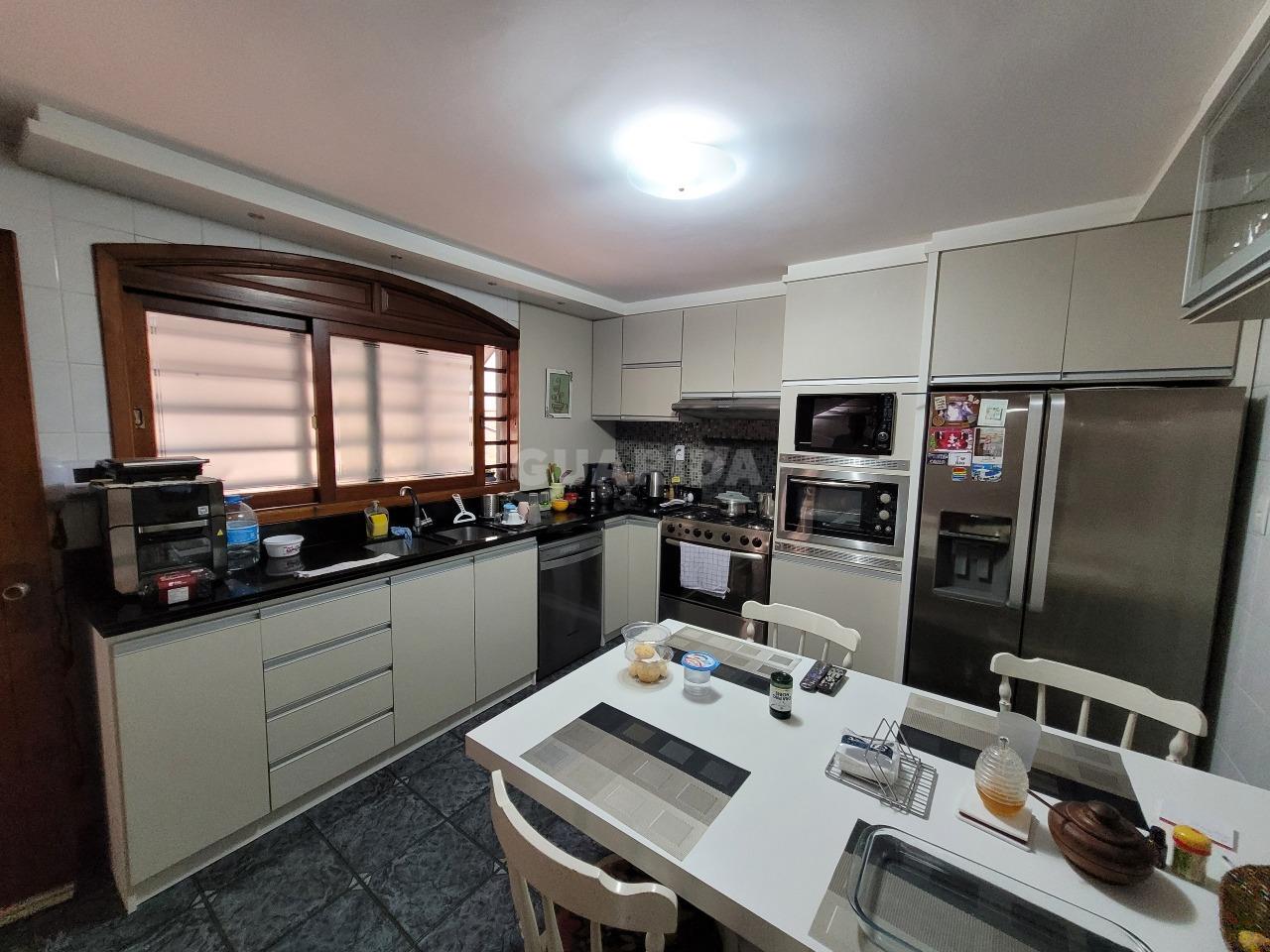 casa sobrado para alugar em Rua Paulo Blaschke, 695 - foto 9