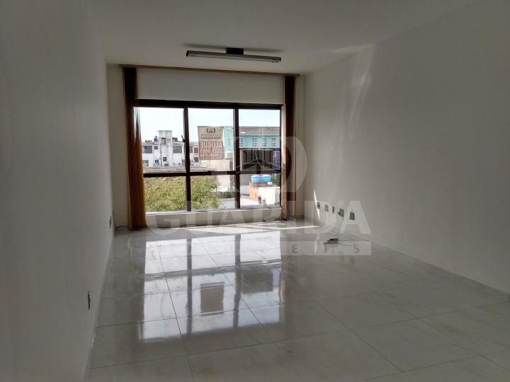 consultorio sala conjunto para alugar em Floresta, Porto Alegre - foto 1