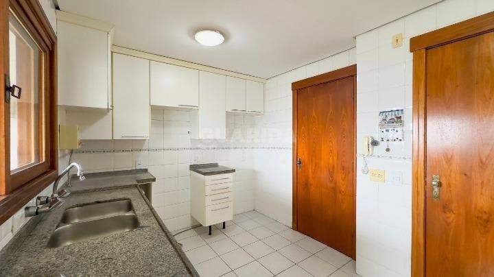 Apartamento para alugar em Rua Carlos Trein Filho, 775 - foto 14
