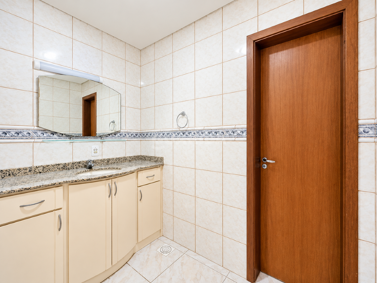 casa sobrado para alugar em Rua Moacyr Godoy Ilha, 242 - foto 19