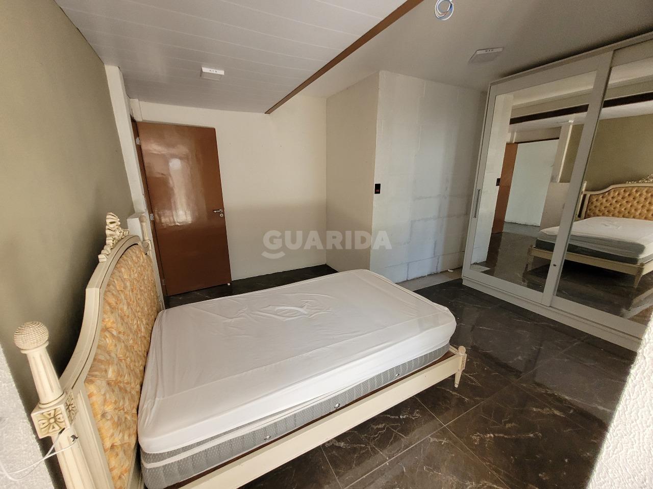 casa sobrado para alugar em Avenida Guaíba, 4670 - foto 8