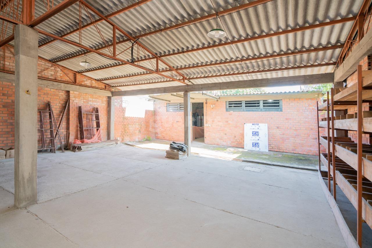 casa comercial para alugar em Rua Dea Coufal, 467 - foto 15