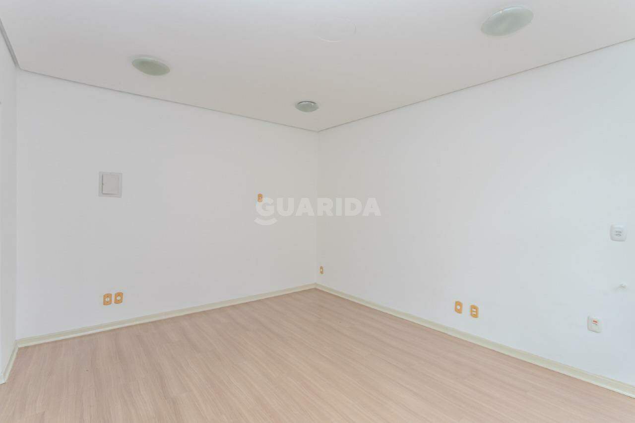 consultorio sala conjunto para alugar em Rua Vigário José Inácio, 433 - foto 9