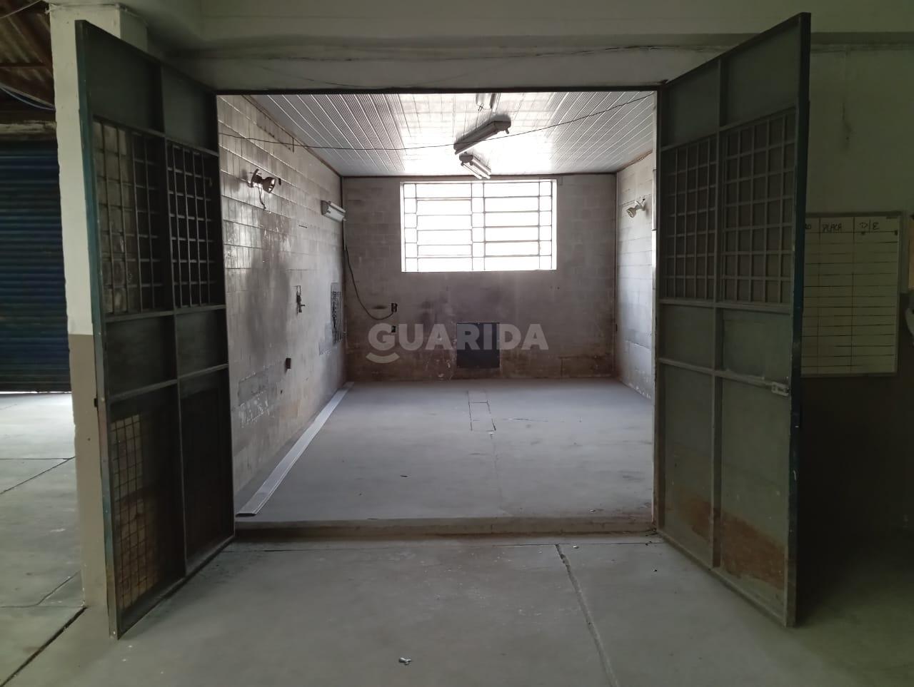 galpao deposito pavilhao para alugar em Avenida General Emílio Lúcio Esteves, 547 - foto 7