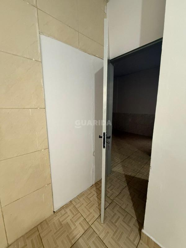 casa sobrado para alugar em Avenida Major Dionísio Dorneles, 129 - foto 8