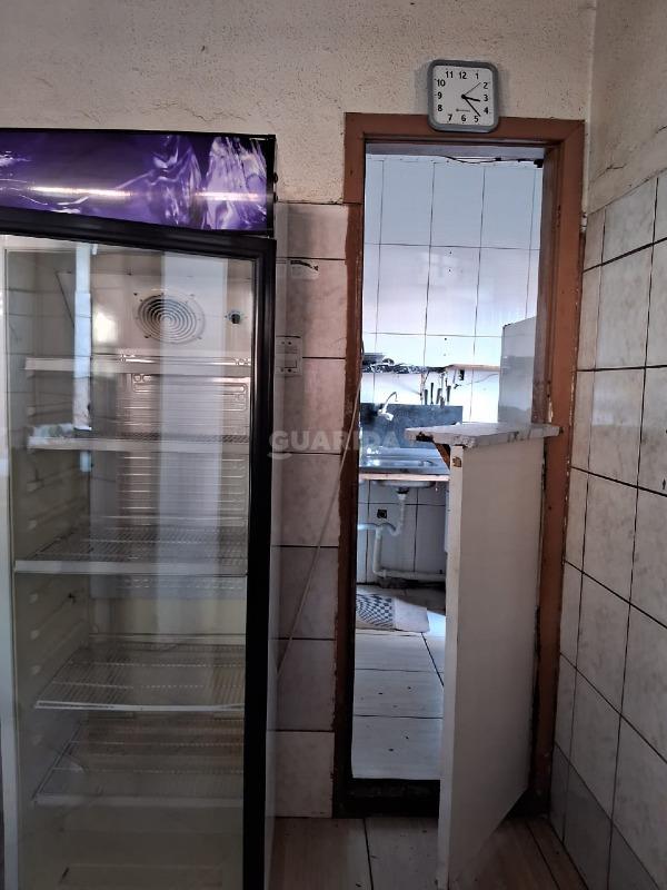 loja ponto comercial para alugar em Avenida Major Dionísio Dorneles, 129 - foto 8