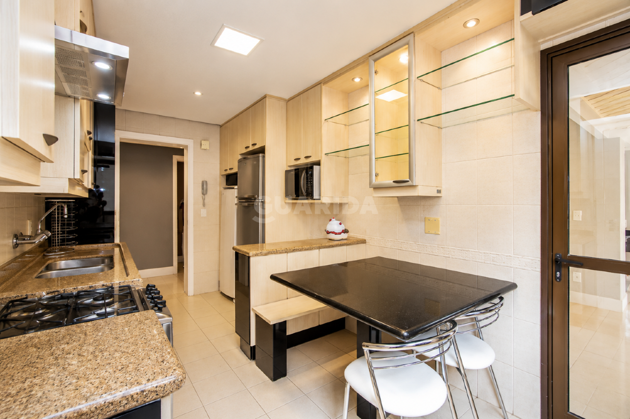 Apartamento para alugar em Rua Santo Inácio, 542 - foto 10