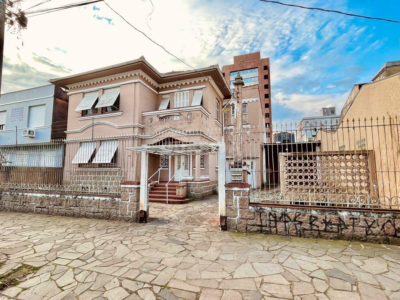 casa comercial para alugar em Rio Branco, Porto Alegre - foto 1
