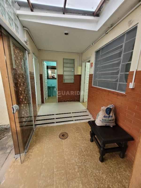 casa comercial para alugar em Rua Matias José Bins, 325 - foto 27