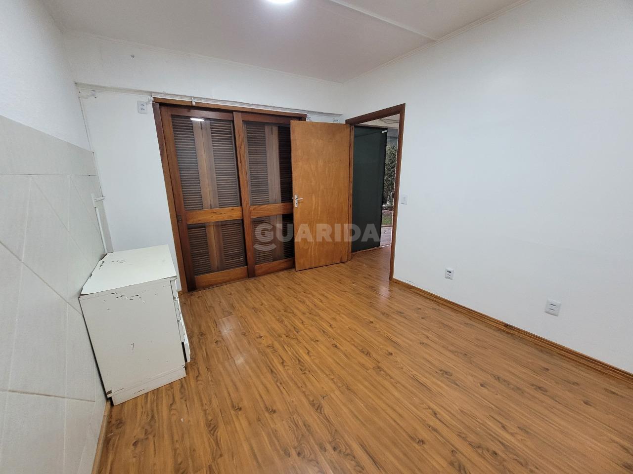 casa comercial para alugar em Rua Matias José Bins, 325 - foto 18