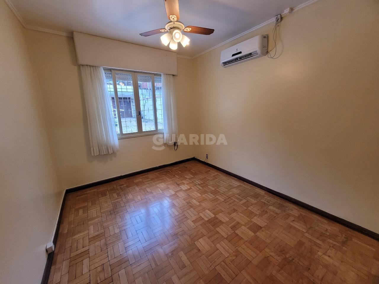 casa comercial para alugar em Rua Matias José Bins, 325 - foto 12