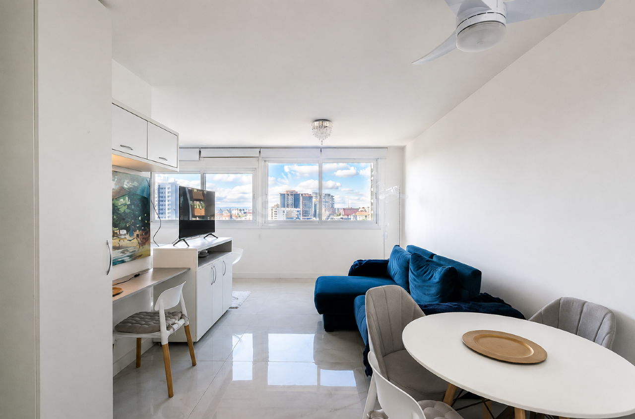 Apartamento para alugar em Três Figueiras, Porto Alegre - foto 1