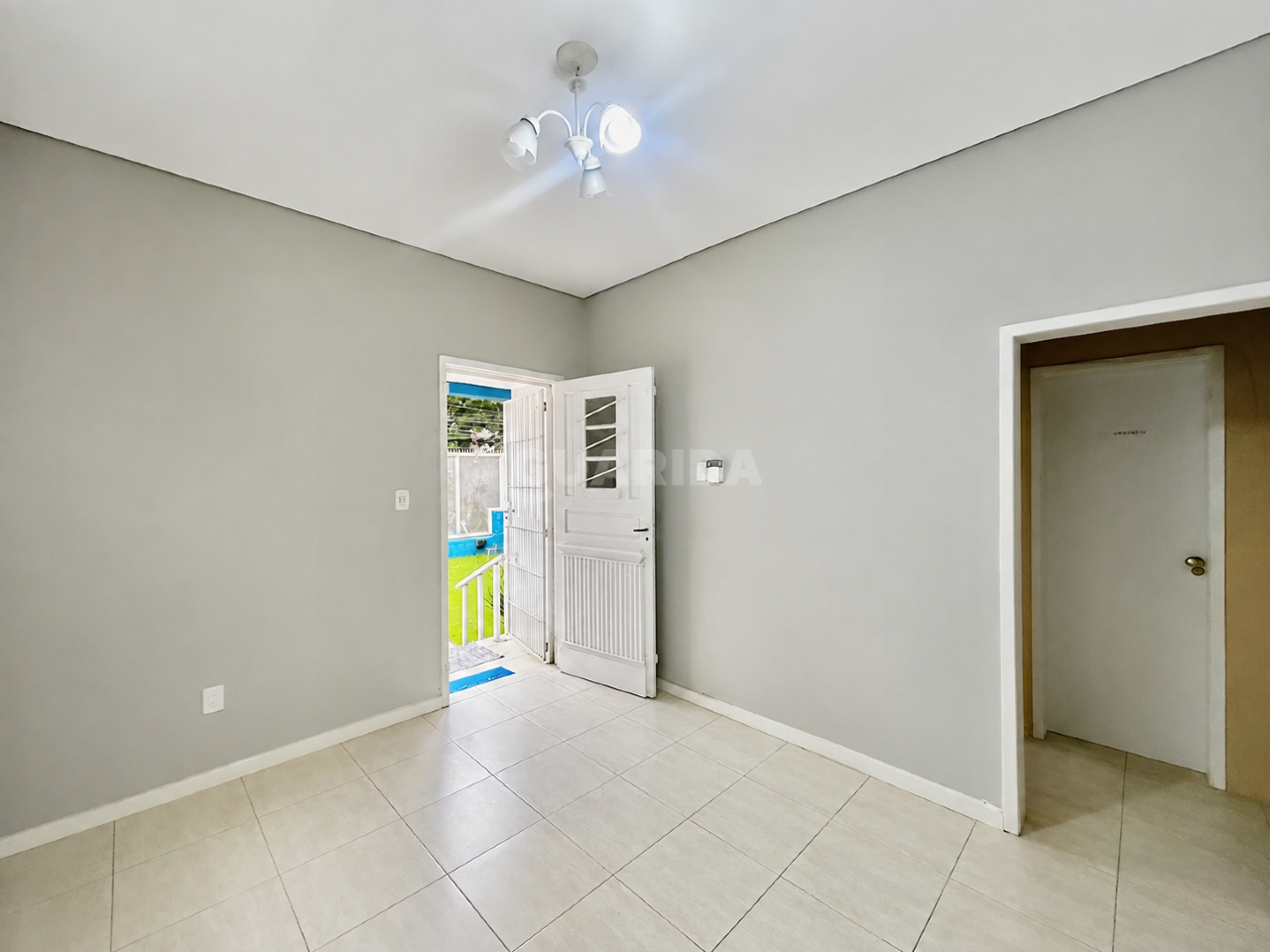 casa comercial para alugar em Rua Luzitana, 717 - foto 2