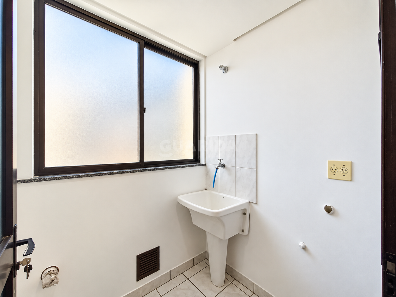 Apartamento para alugar em Rua Lopo Gonçalves, 455 - foto 9