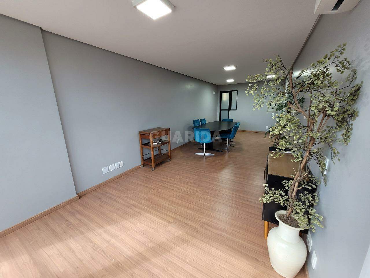 consultorio sala conjunto para alugar em Avenida Érico Veríssimo, 624 - foto 5