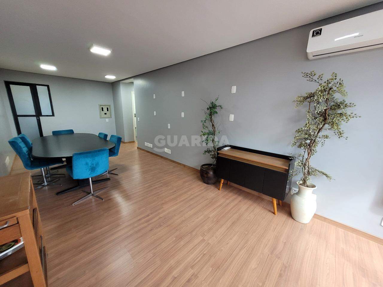 consultorio sala conjunto para alugar em Avenida Érico Veríssimo, 624 - foto 2