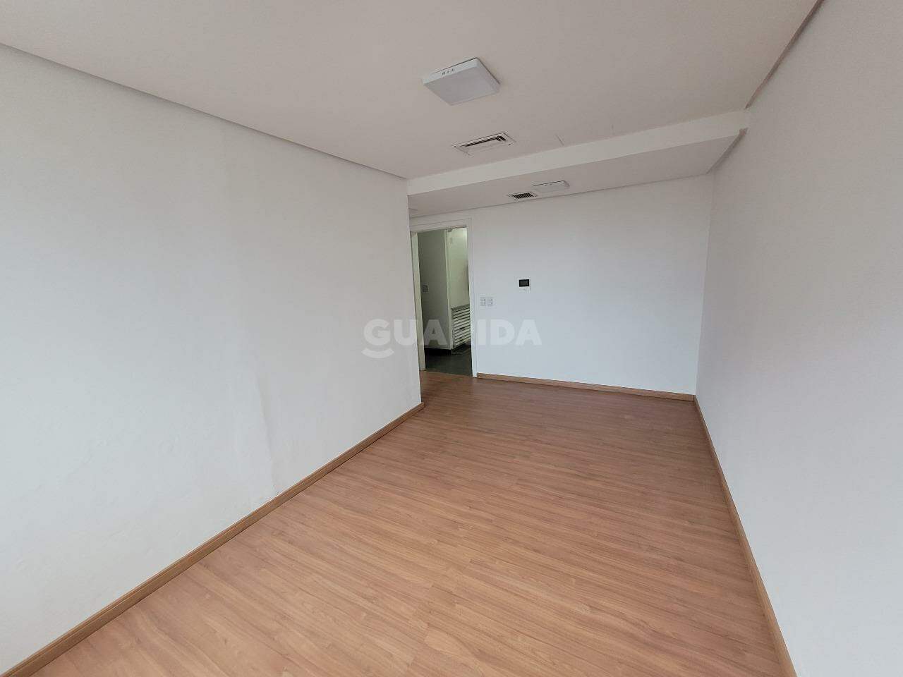 consultorio sala conjunto para alugar em Avenida Érico Veríssimo, 624 - foto 6
