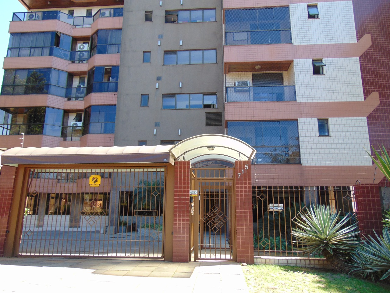 Apartamento para alugar em Menino Deus, Porto Alegre - foto 1