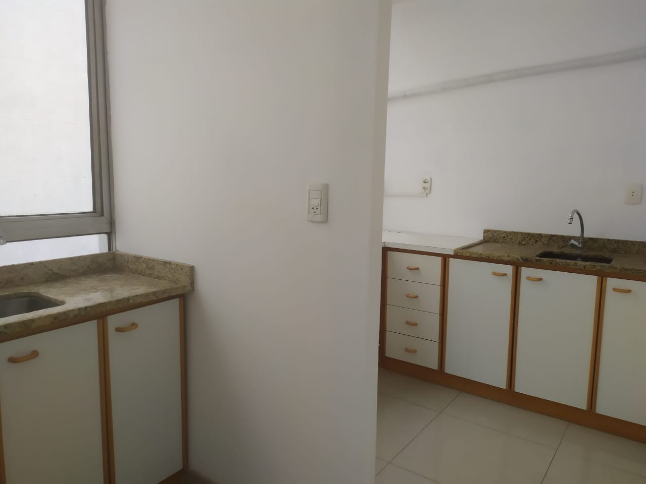 consultorio sala conjunto para alugar em Avenida Alberto Bins, 536 - foto 12