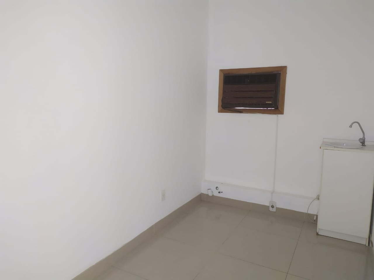 consultorio sala conjunto para alugar em Avenida Alberto Bins, 536 - foto 10