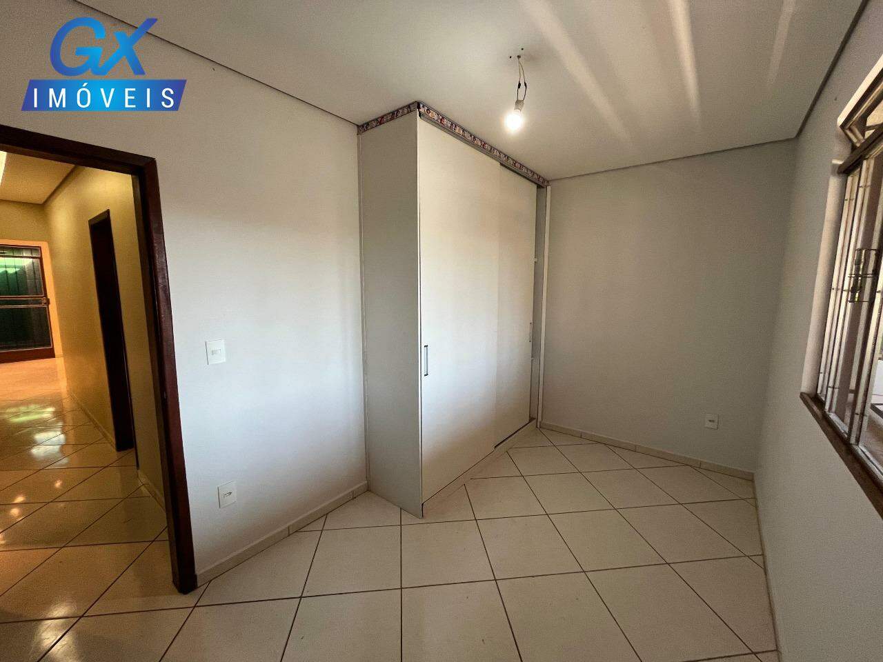 Casa para alugar com 3 quartos, 360m² - Foto 13