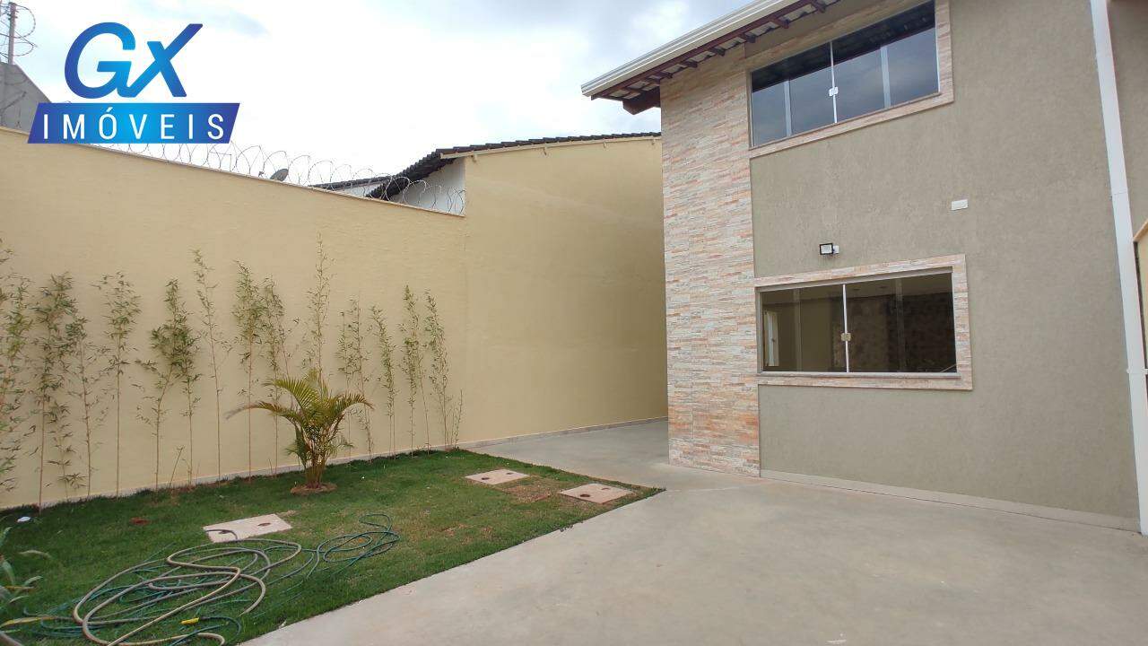 Casa à venda com 3 quartos, 100m² - Foto 3