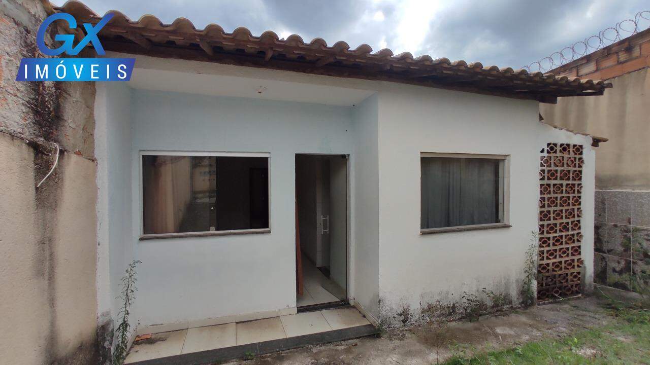 Casa à venda com 3 quartos, 70m² - Foto 1