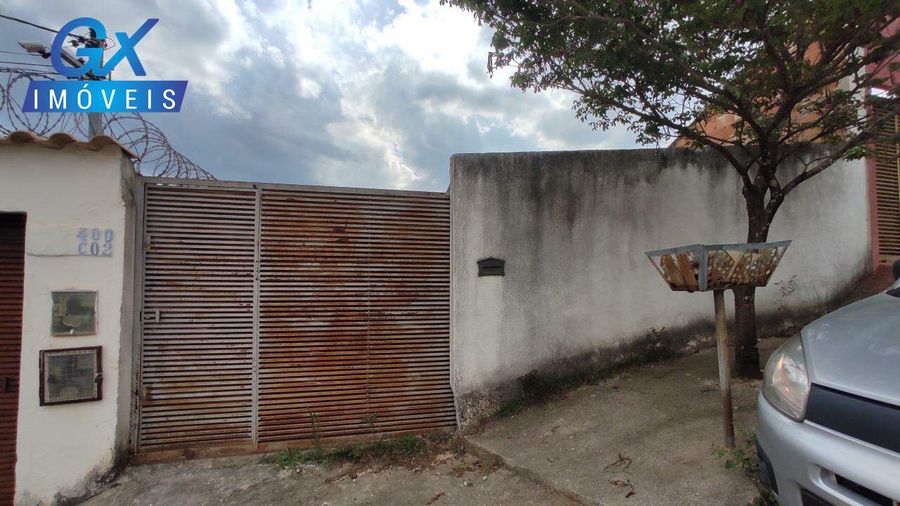 Casa à venda com 3 quartos, 70m² - Foto 2