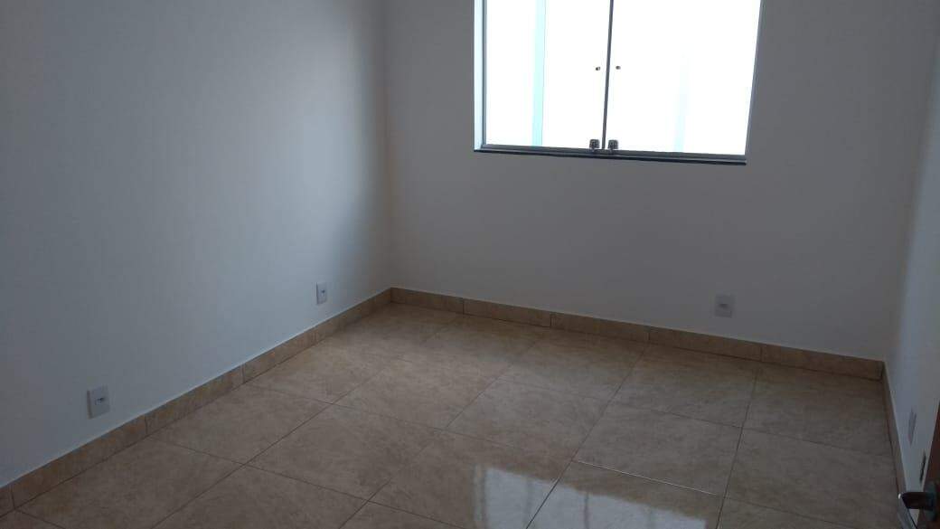 Casa à venda com 4 quartos, 100m² - Foto 35