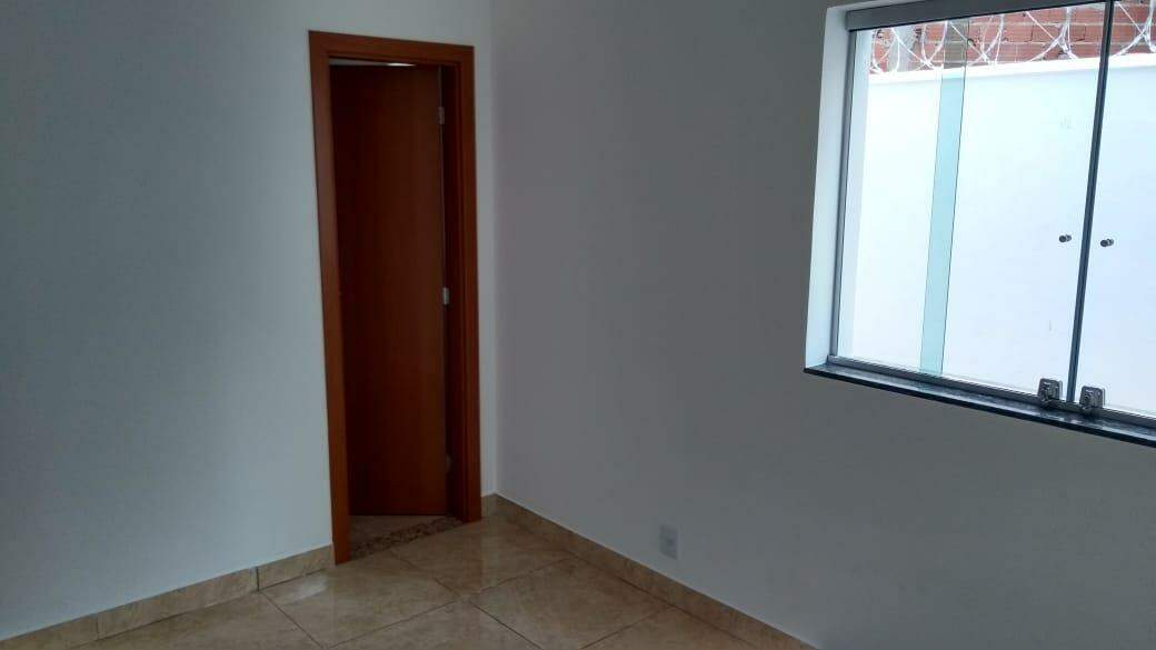 Casa à venda com 4 quartos, 100m² - Foto 38