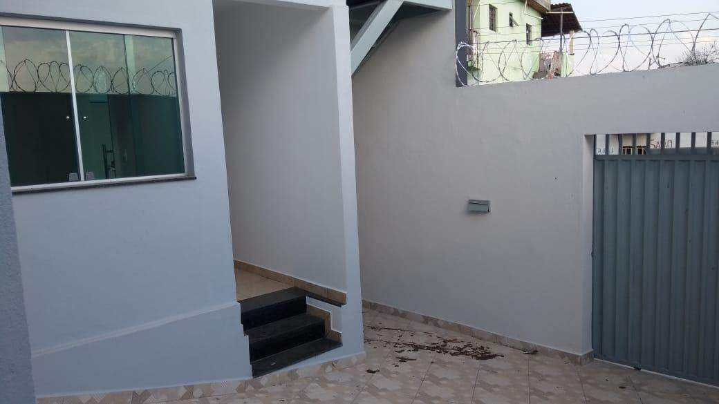 Casa à venda com 4 quartos, 100m² - Foto 28